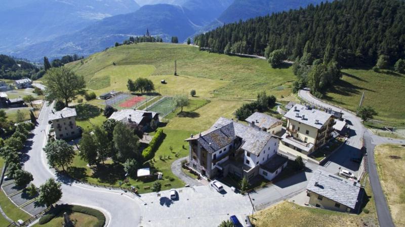 Hotel, Bar & Bistrot Saint Nicolas Gran Paradiso Εξωτερικό φωτογραφία
