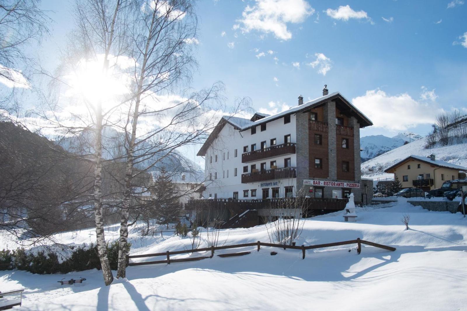 Hotel, Bar & Bistrot Saint Nicolas Gran Paradiso Εξωτερικό φωτογραφία