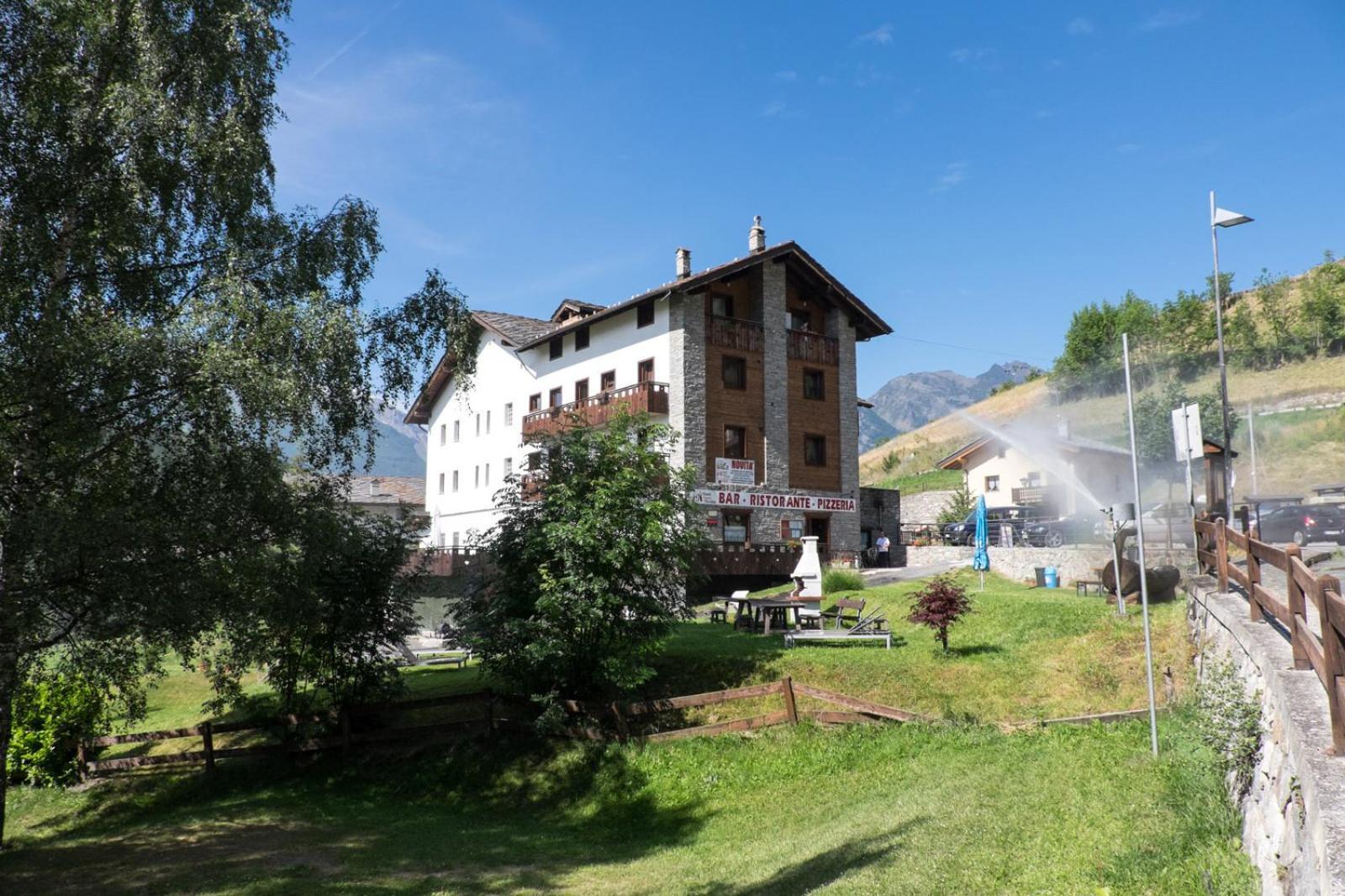 Hotel, Bar & Bistrot Saint Nicolas Gran Paradiso Εξωτερικό φωτογραφία