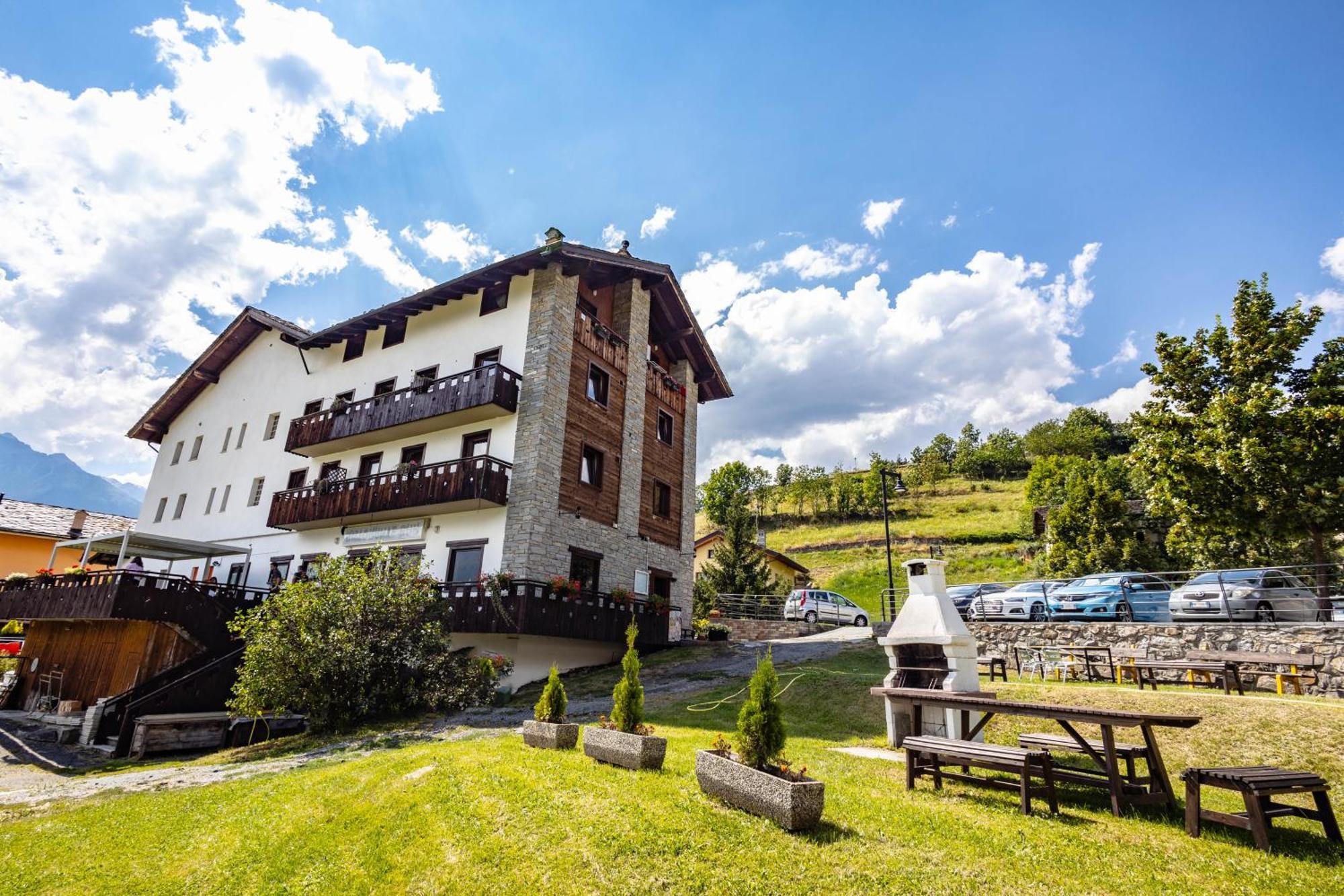 Hotel, Bar & Bistrot Saint Nicolas Gran Paradiso Εξωτερικό φωτογραφία