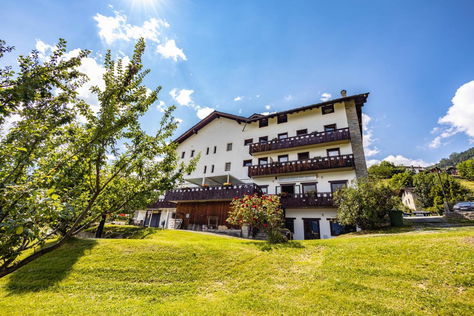 Hotel, Bar & Bistrot Saint Nicolas Gran Paradiso Εξωτερικό φωτογραφία